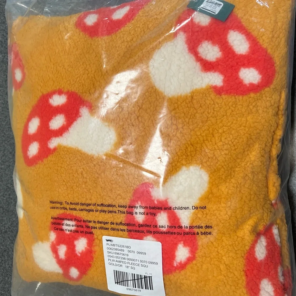 •new• URBAN OUTFITTERS Amped Fleece Mushroom Pillow